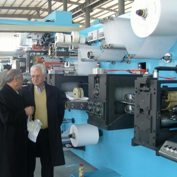 嬰兒尿不濕設備